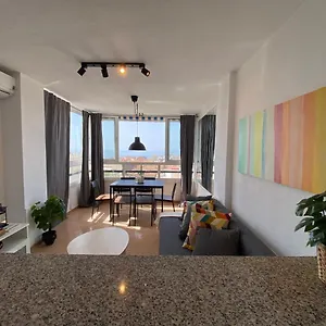 https://apartamento-con-impresionante-vista-piscina-y-parking.hotelsinnerja.org