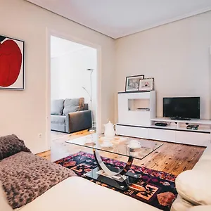 https://easo-apartment-by-people-rentals.sansebastianhotels.net